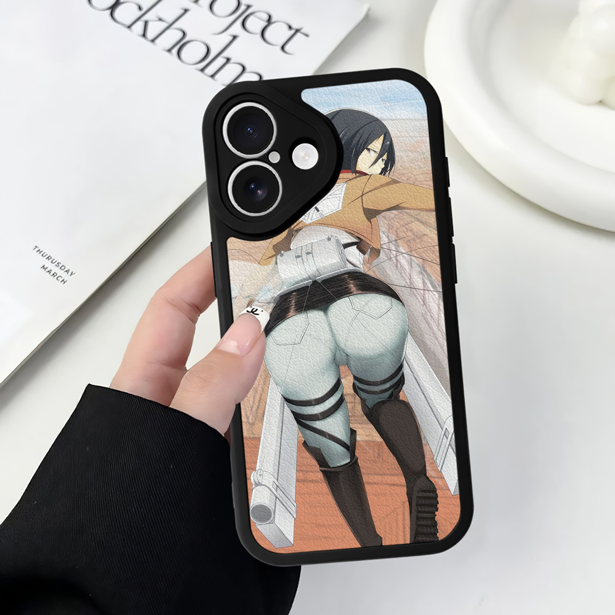（画像用） 進撃の巨人 Attack on Titan 【iPhone 16シリーズ対応】シリコンスマホケース（レザー調） 材質：シリコン